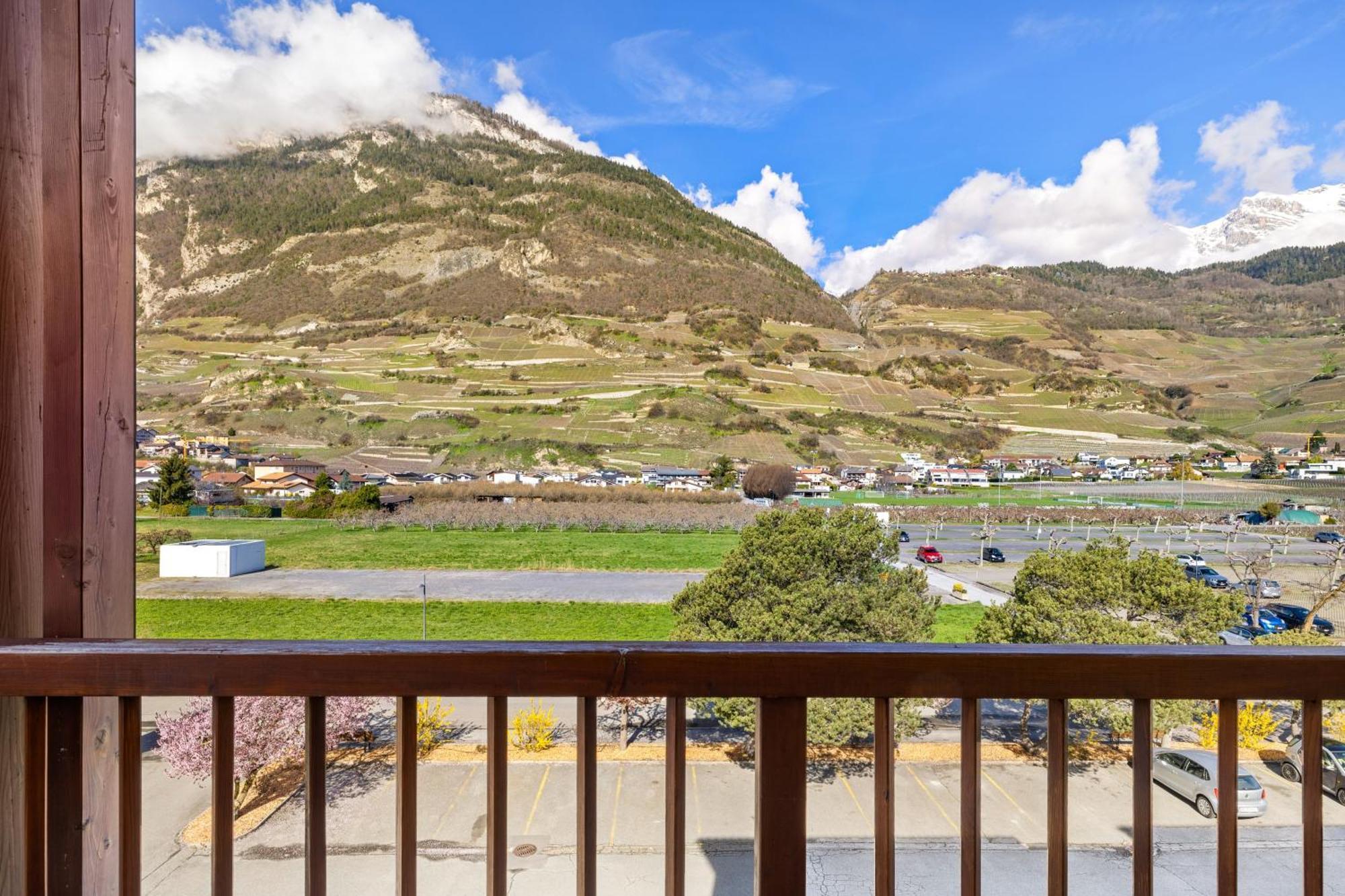 Duplex Cosy Aux Bains De Saillon Apartamento Exterior foto