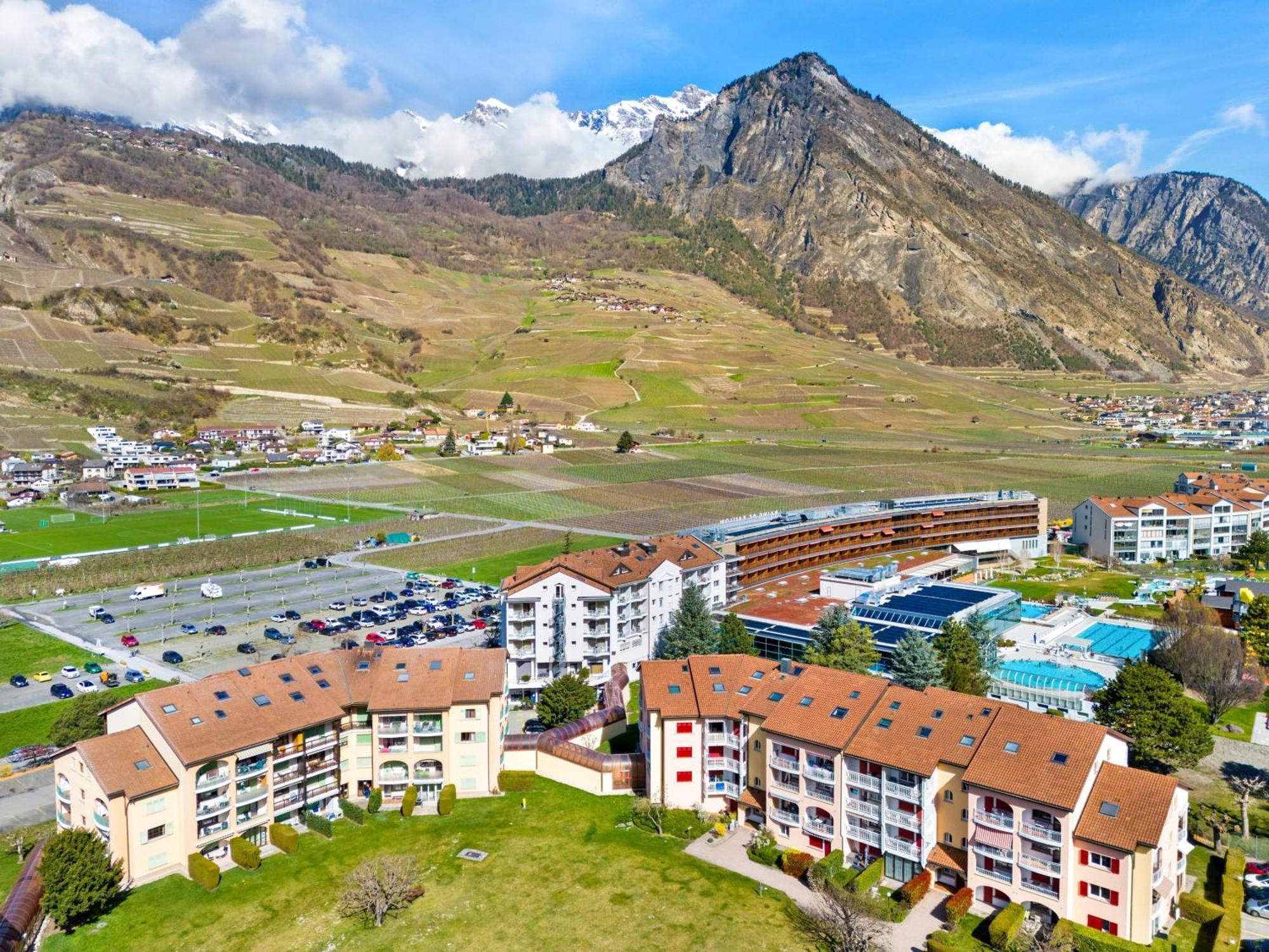 Duplex Cosy Aux Bains De Saillon Apartamento Exterior foto