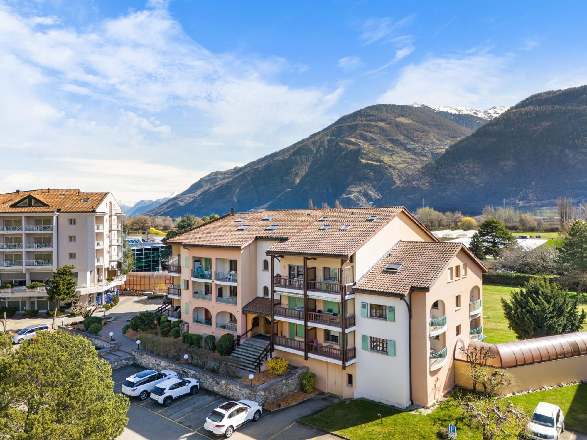 Duplex Cosy Aux Bains De Saillon Apartamento Exterior foto